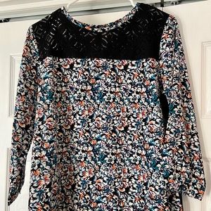 NWOT Van Heusen blouse